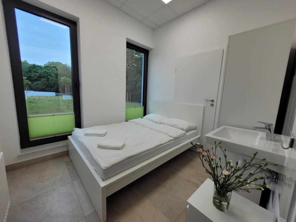 Aquamarina Prima - Pokoje Na Parterze Aparthotel Мендзиздрое Екстериор снимка