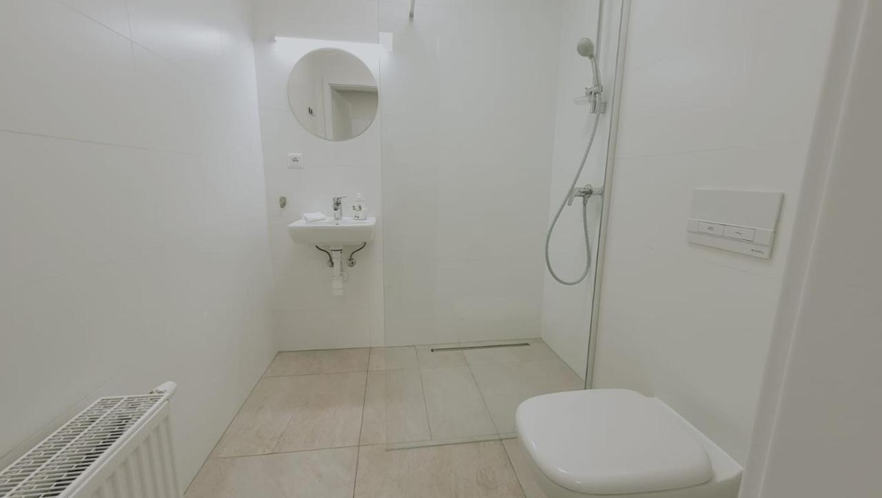 Aquamarina Prima - Pokoje Na Parterze Aparthotel Мендзиздрое Екстериор снимка